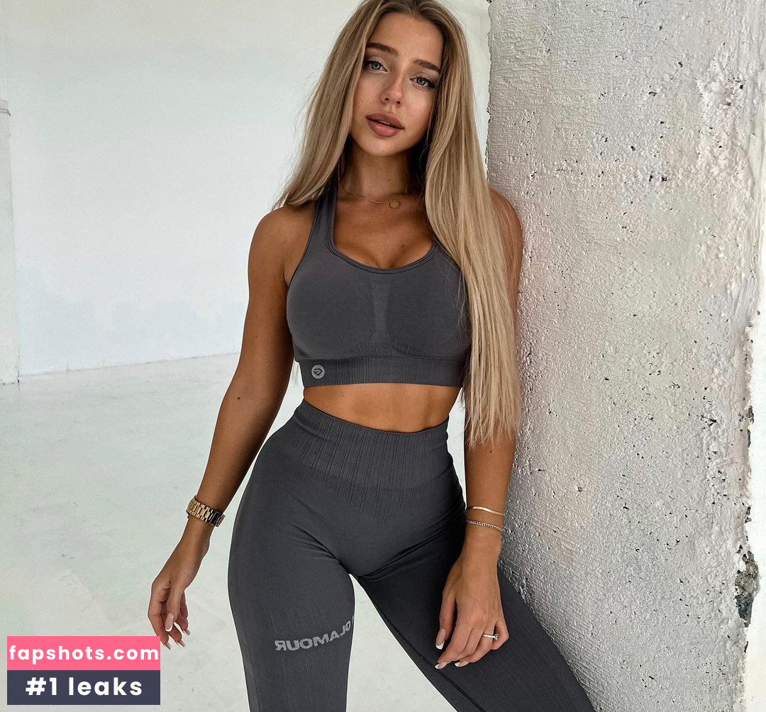 Anya Hryshchenko gallery photo #12