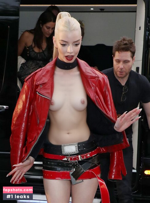 Anya Taylor-Joy gallery photo #1016