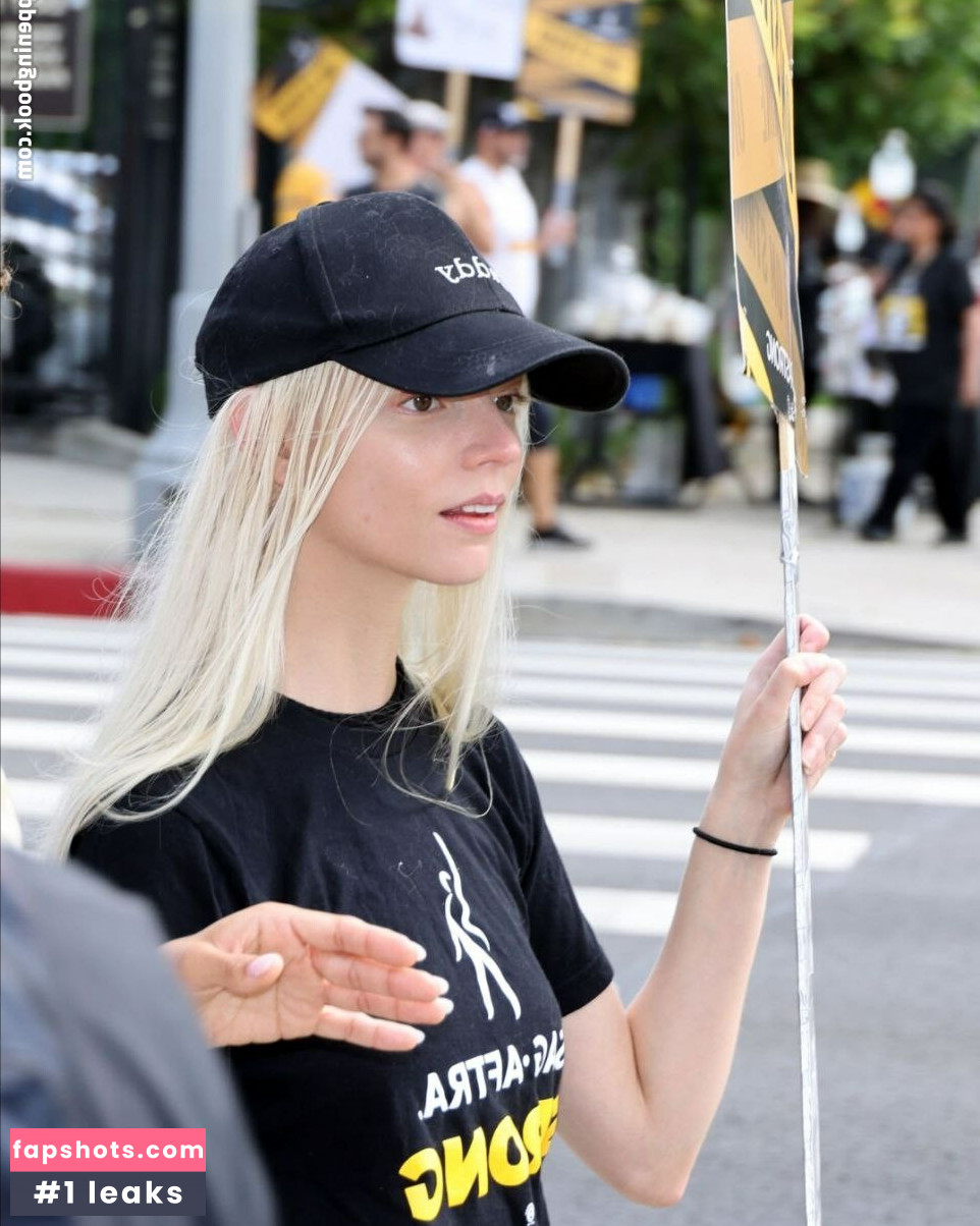 Anya Taylor-Joy gallery photo #1629