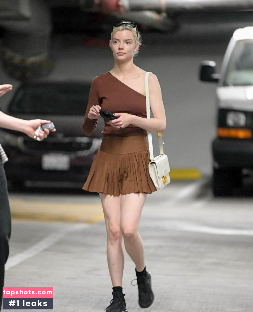 Anya Taylor-Joy gallery photo #1775
