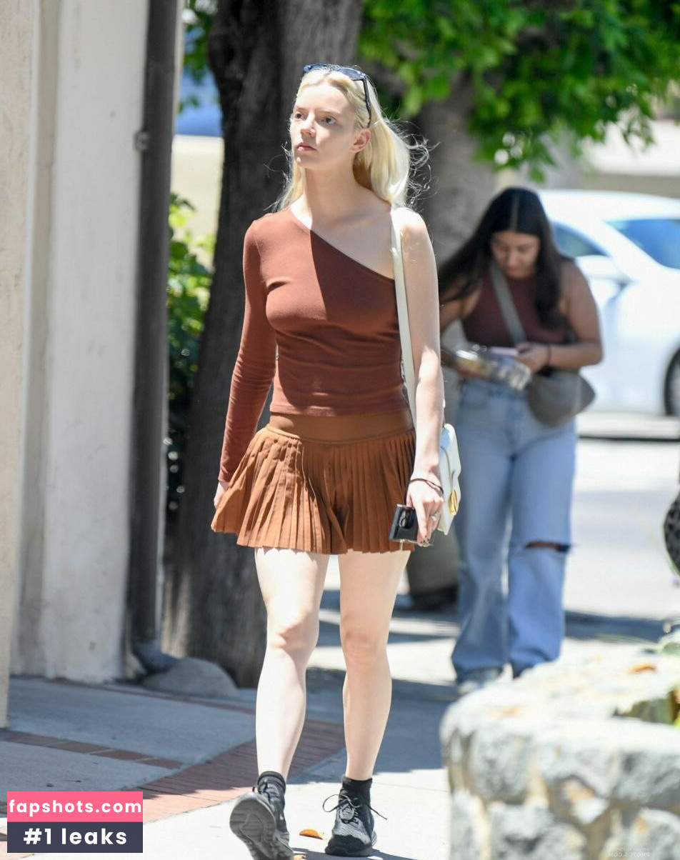 Anya Taylor-Joy gallery photo #1779