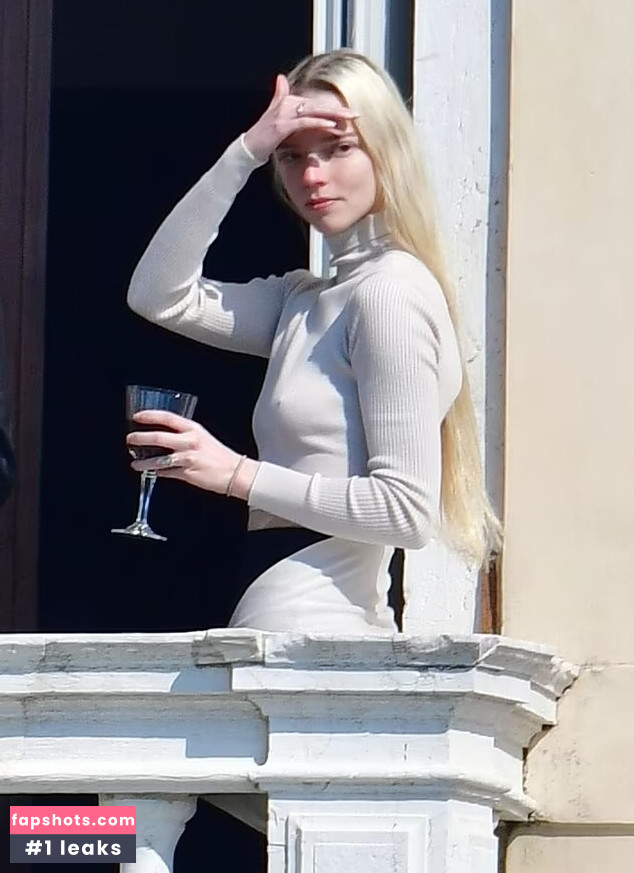 Anya Taylor-Joy gallery photo #1963