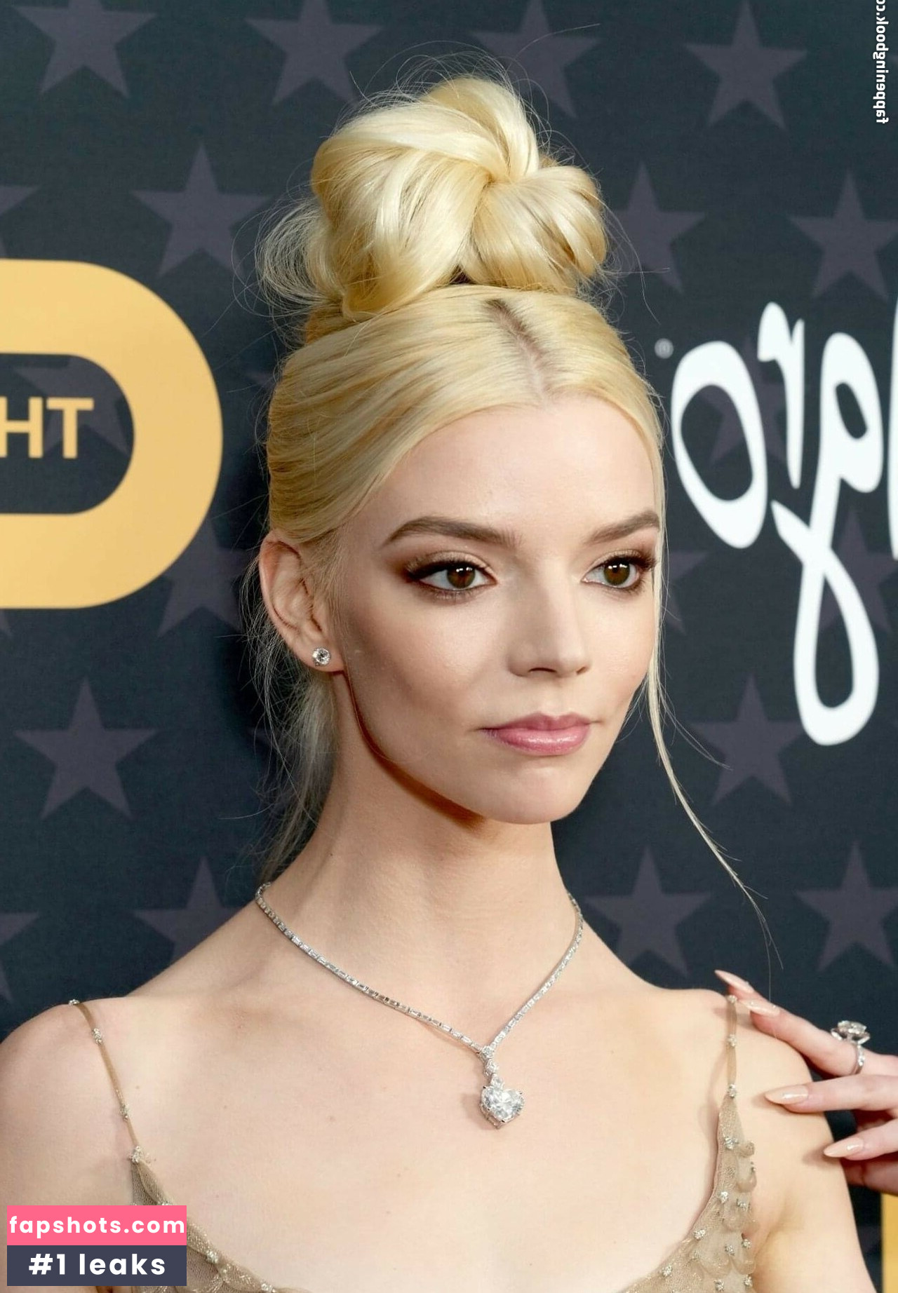 Anya Taylor-Joy gallery photo #2124