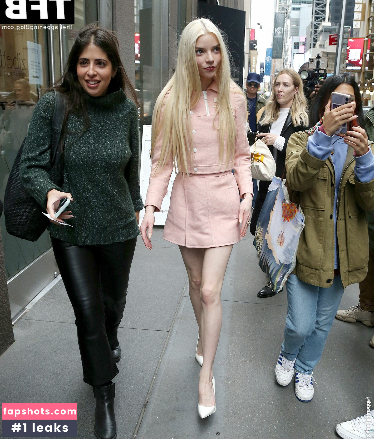 Anya Taylor-Joy gallery photo #2299