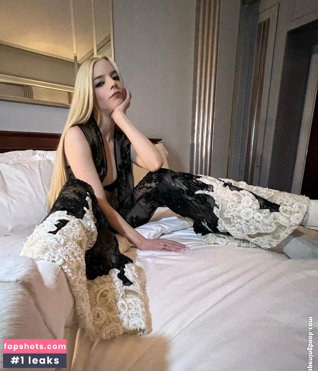 Anya Taylor-Joy gallery photo #2475