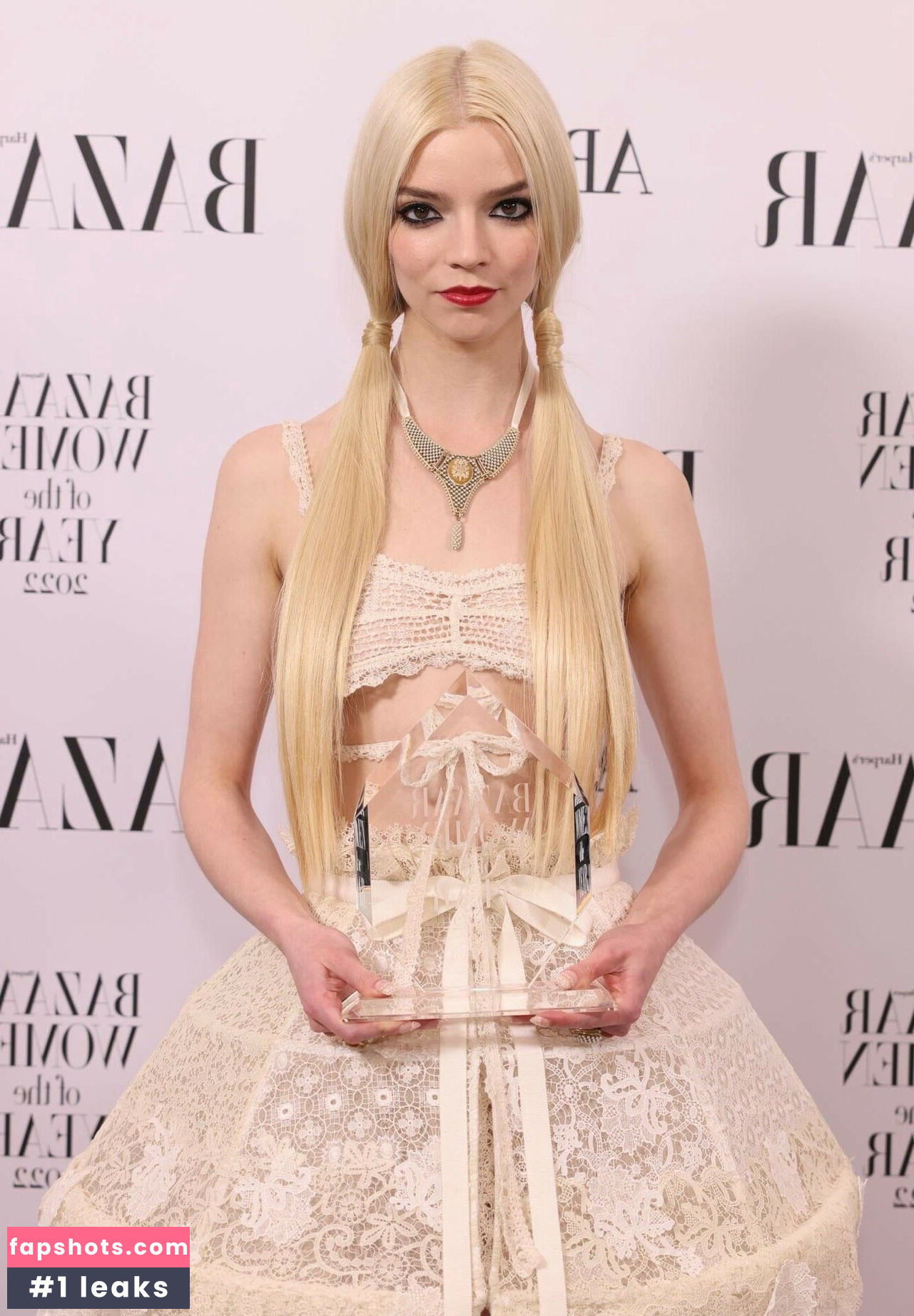 Anya Taylor-Joy gallery photo #2493