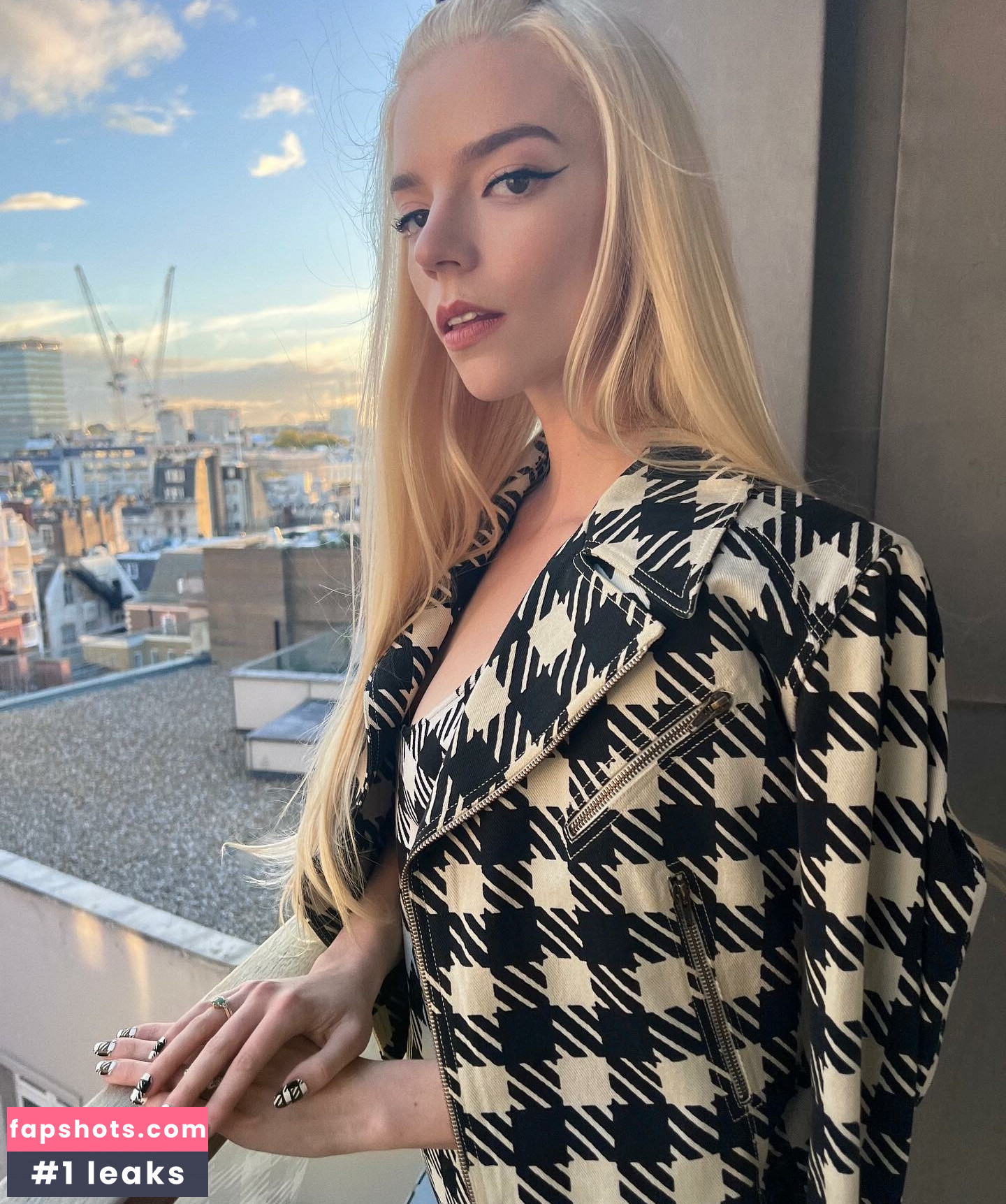 Anya Taylor-Joy gallery photo #2534