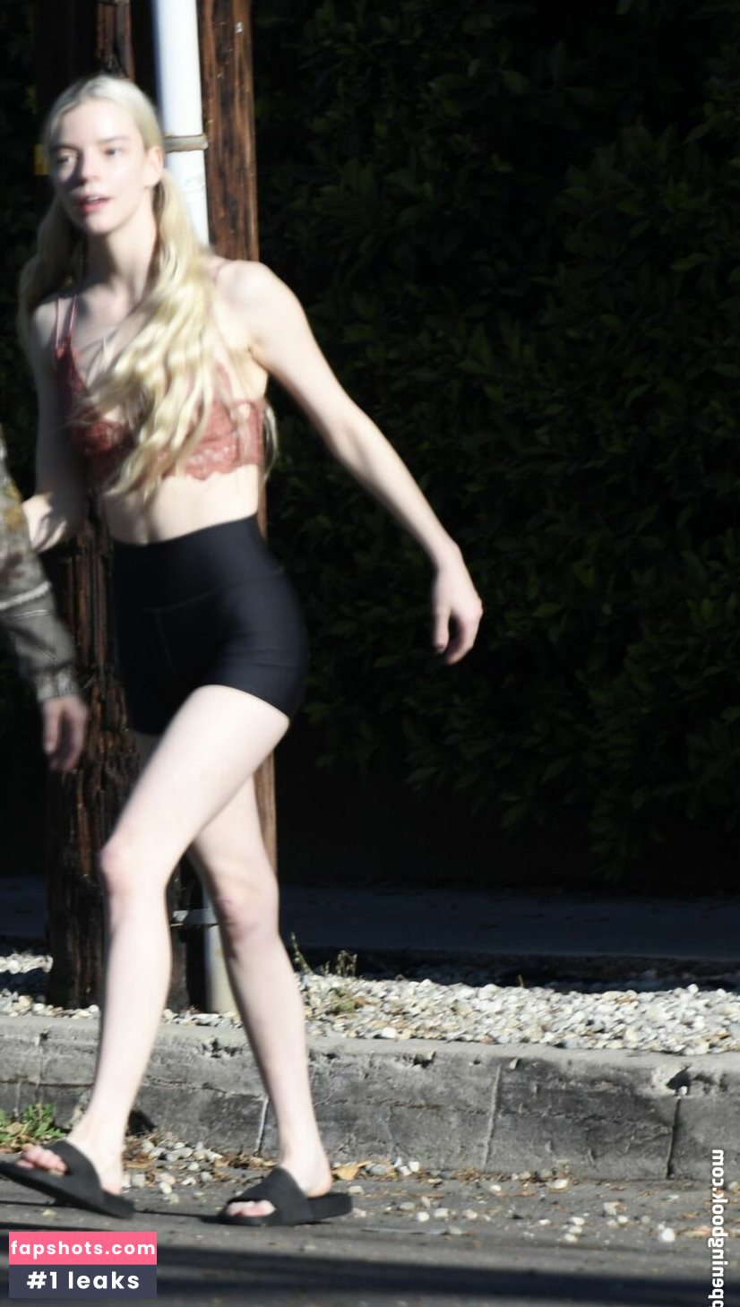 Anya Taylor-Joy gallery photo #2539