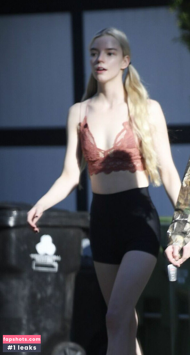 Anya Taylor-Joy gallery photo #2541