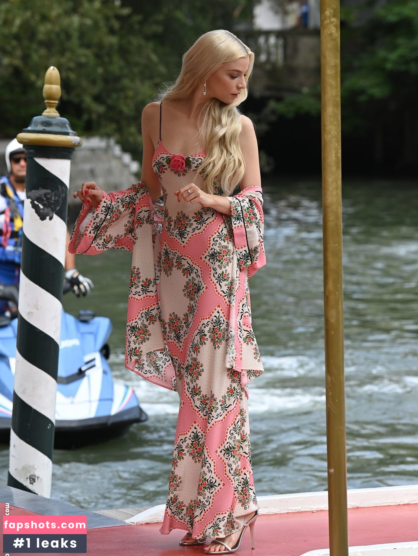 Anya Taylor-Joy Filtración Desnuda OnlyFans Foto #3114 - Fapshots