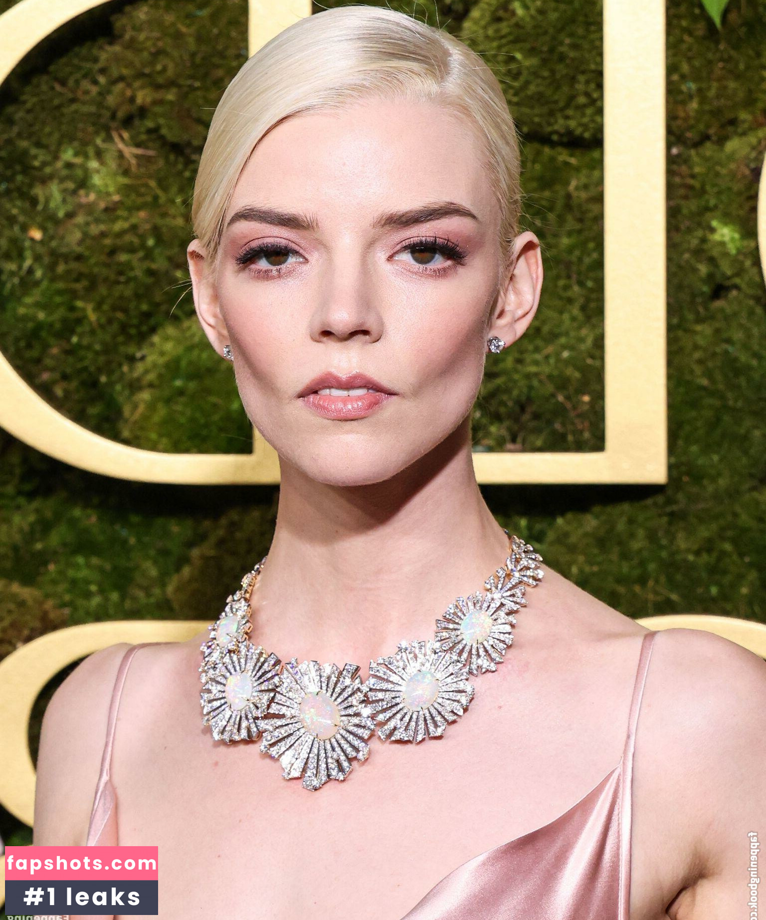 Anya Taylor-Joy gallery photo #327