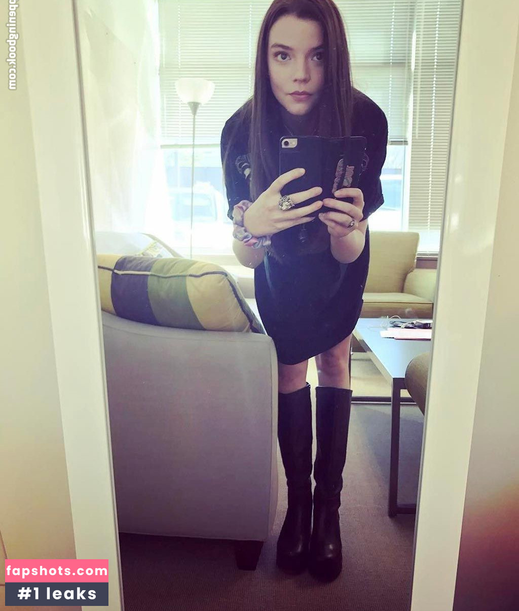 Anya Taylor-Joy Filtración Desnuda OnlyFans Foto #3368 - Fapshots