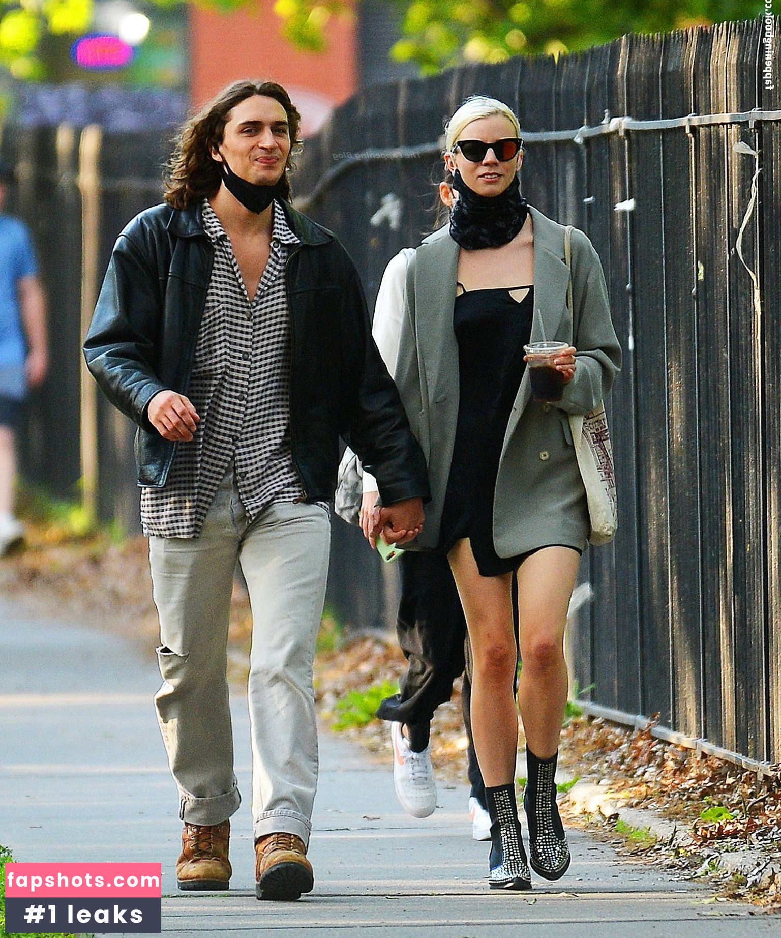 Anya Taylor-Joy Filtración Desnuda OnlyFans Foto #3396 - Fapshots