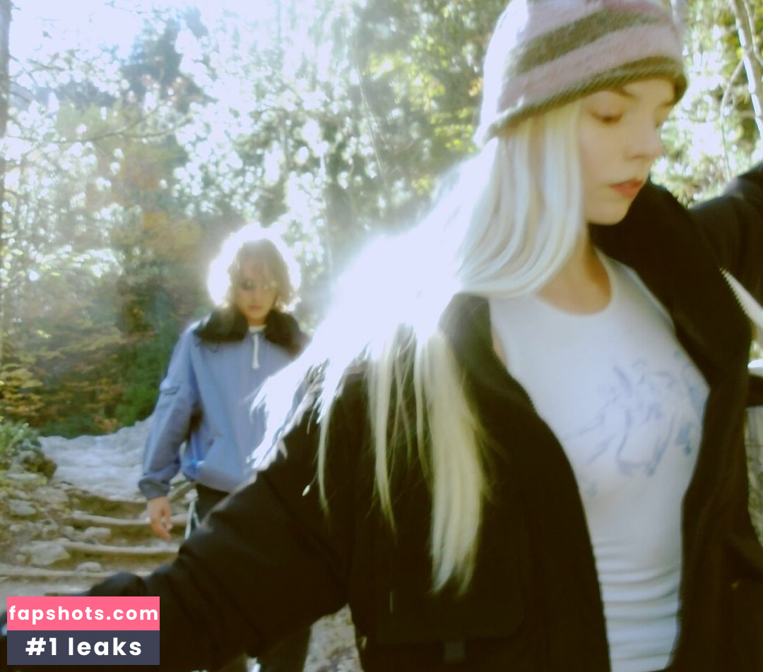 Anya Taylor-Joy gallery photo #381