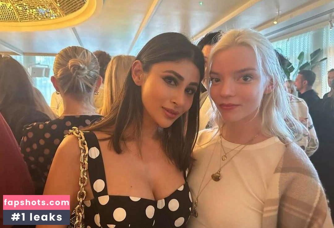Anya Taylor-Joy gallery photo #530