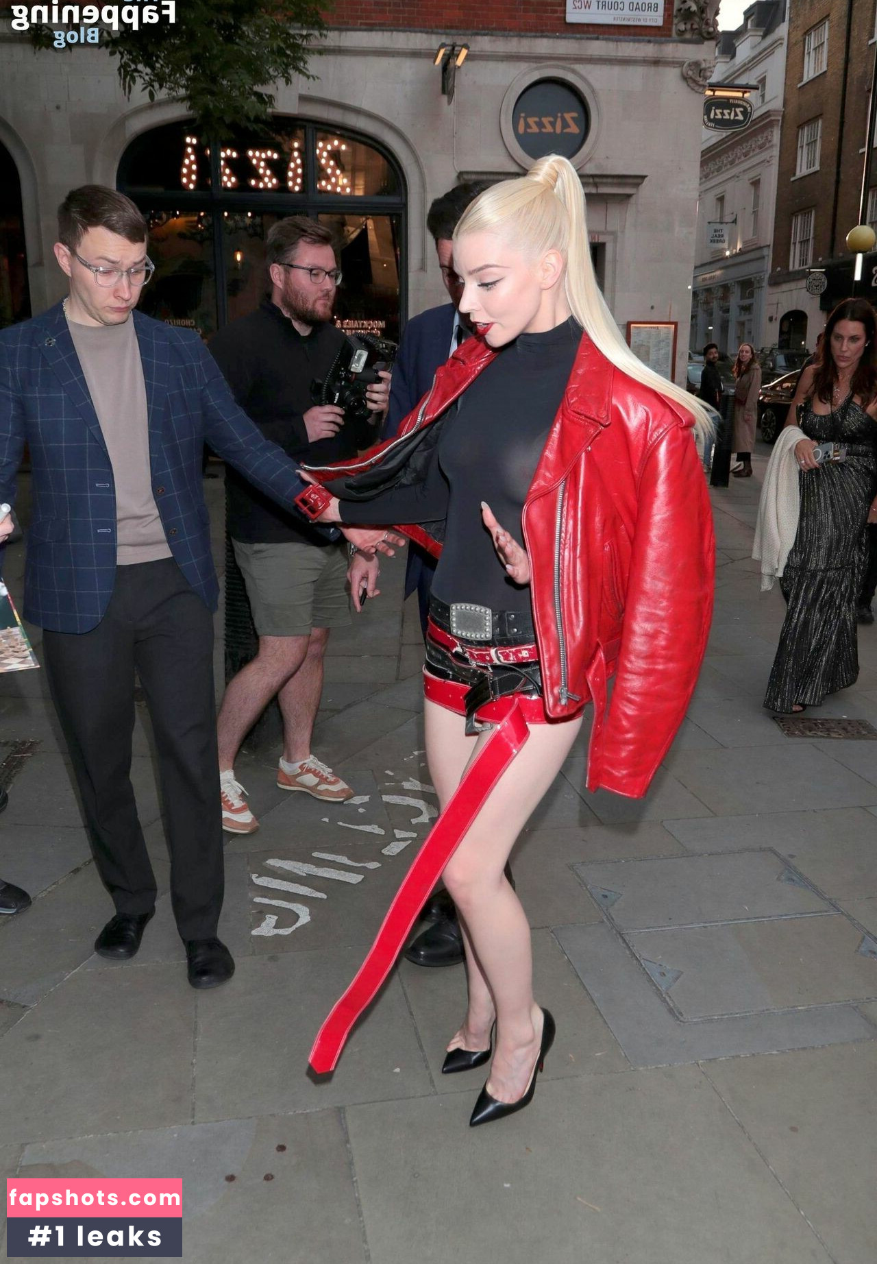 Anya Taylor-Joy gallery photo #928