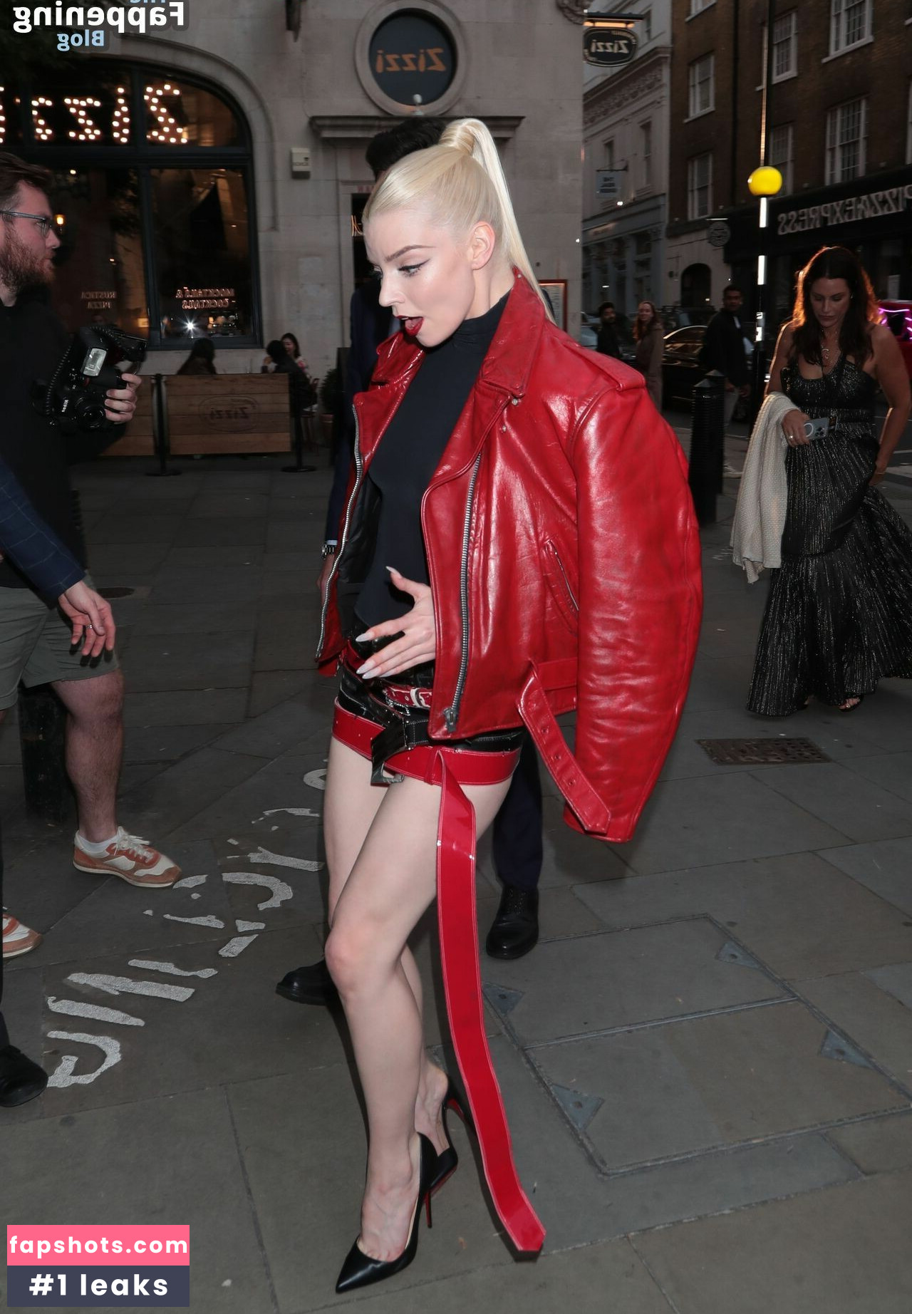 Anya Taylor-Joy gallery photo #944