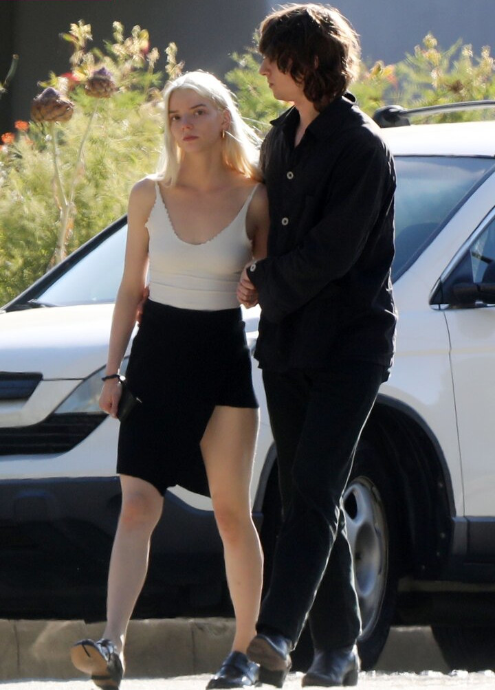 anya-taylor-joy gallery photo #853