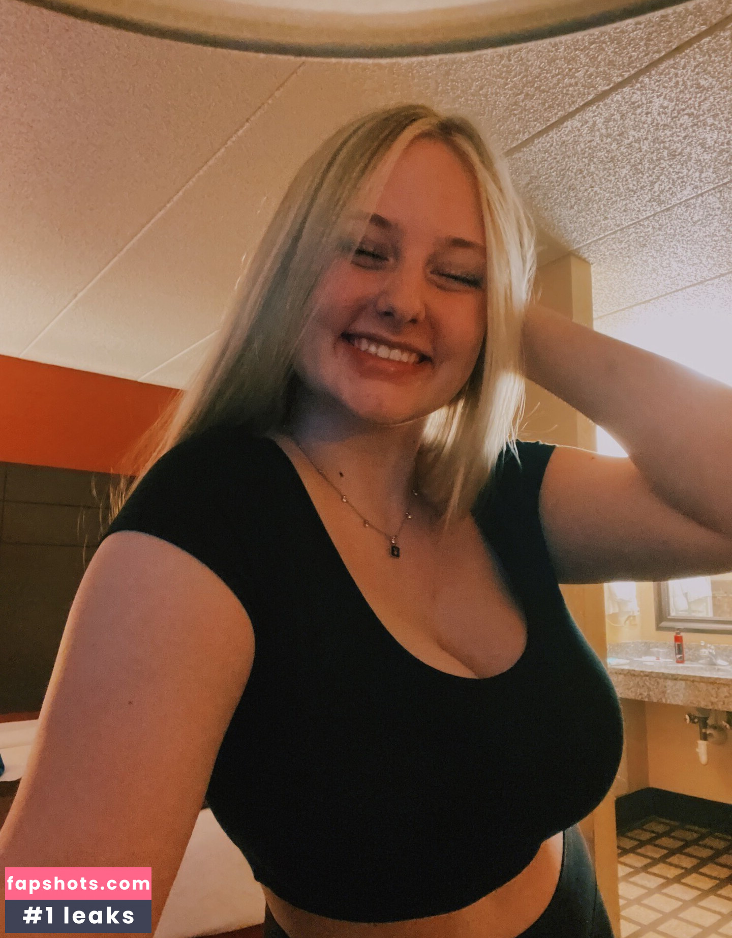 Anya Truax gallery photo #54