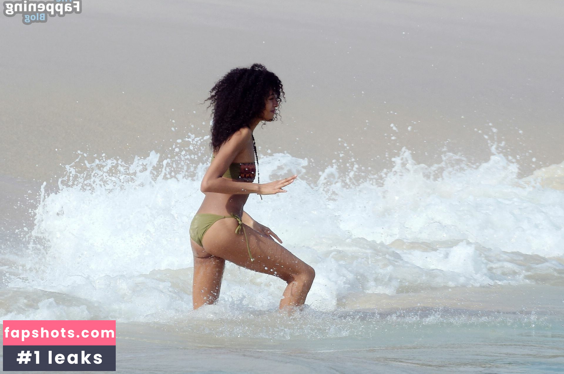 Aoki Lee Simmons gallery photo #12