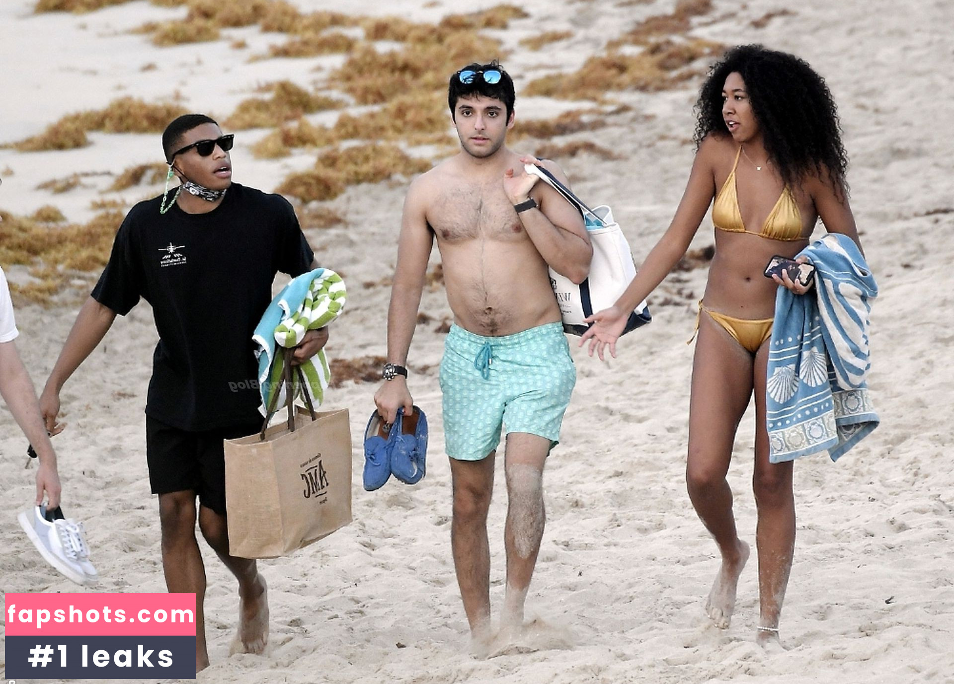 Aoki Lee Simmons gallery photo #42