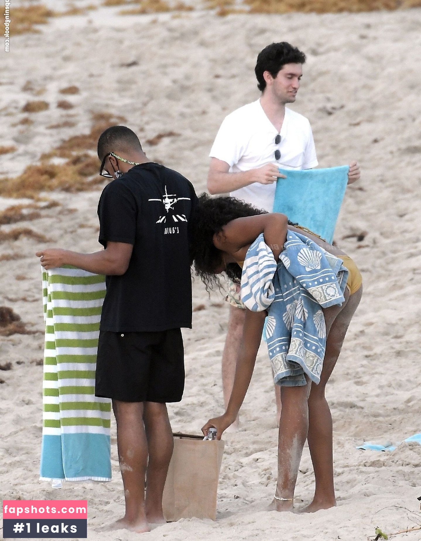 Aoki Lee Simmons gallery photo #46