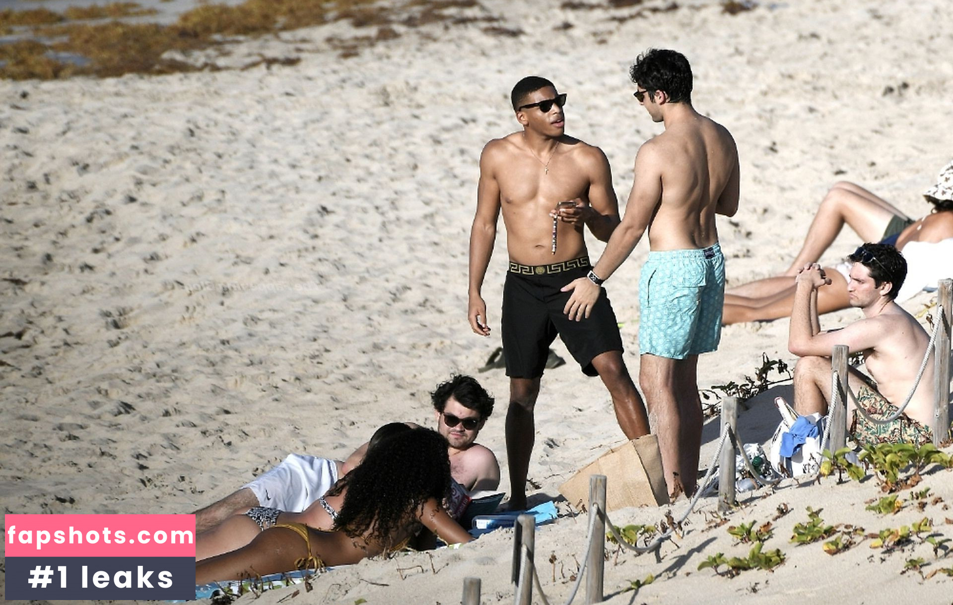 Aoki Lee Simmons gallery photo #56