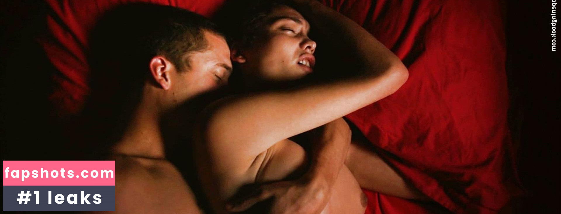 Aomi Muyock gallery photo #16