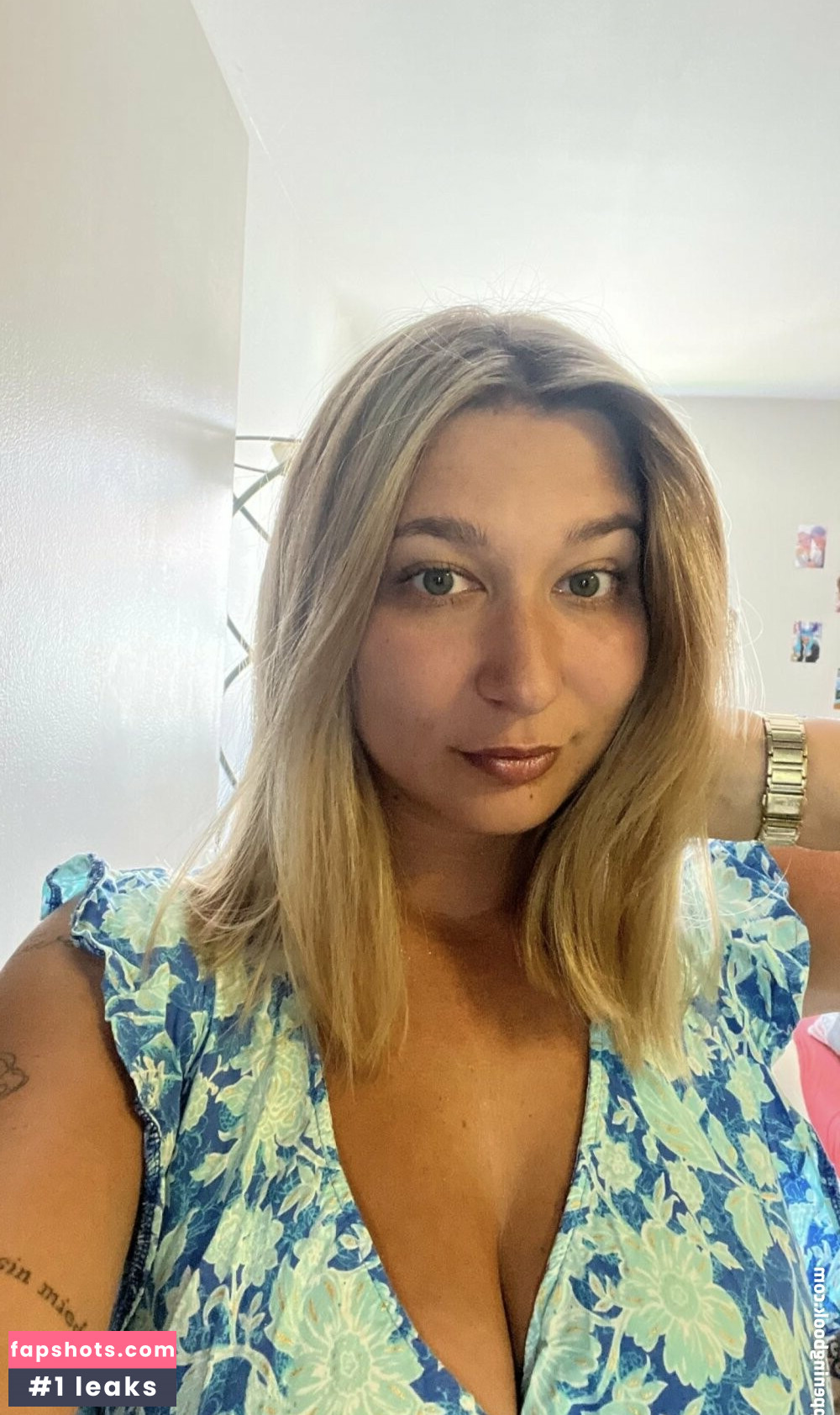 Apoline Perret gallery photo #10