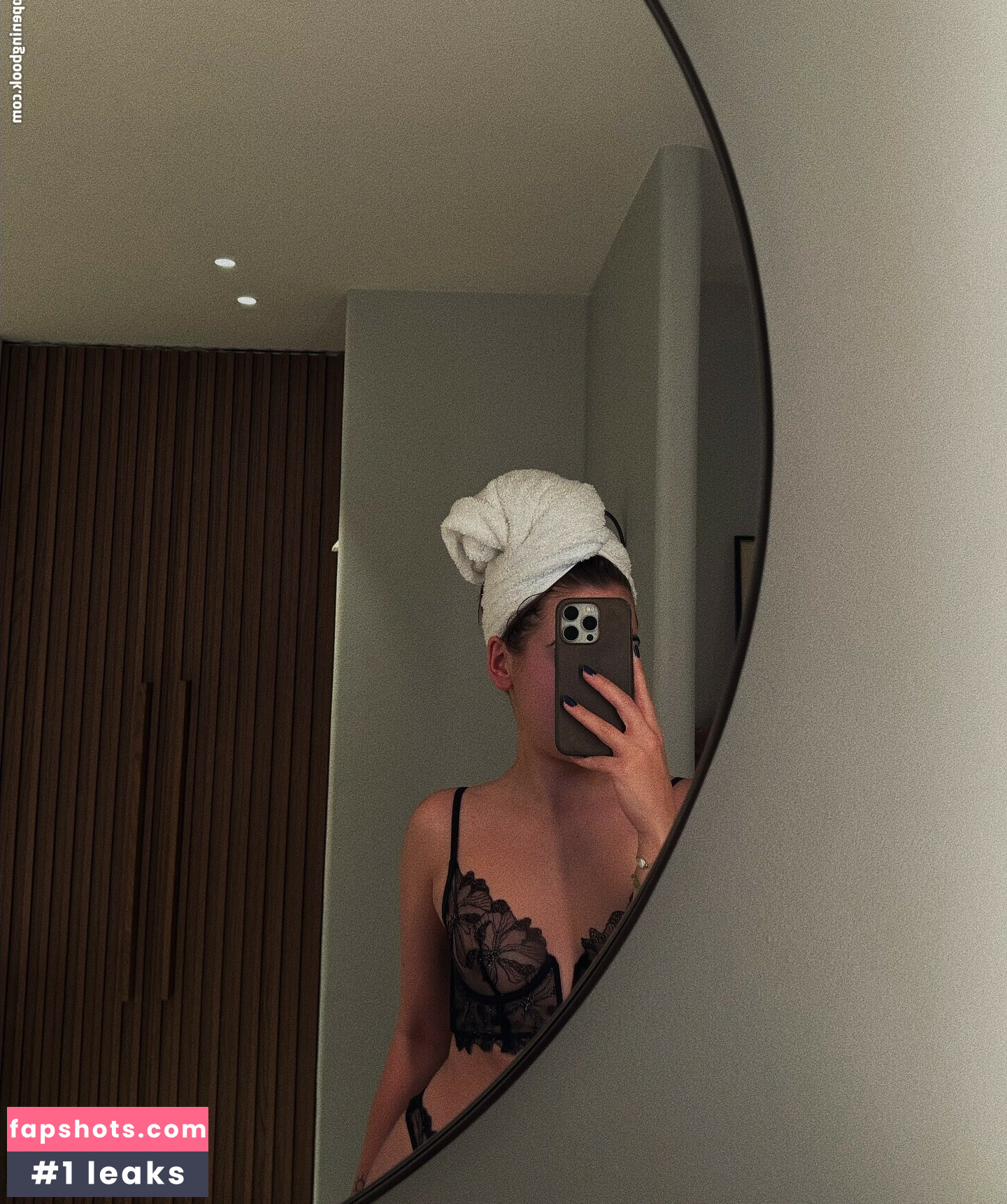 Apollinegrmz gallery photo #12