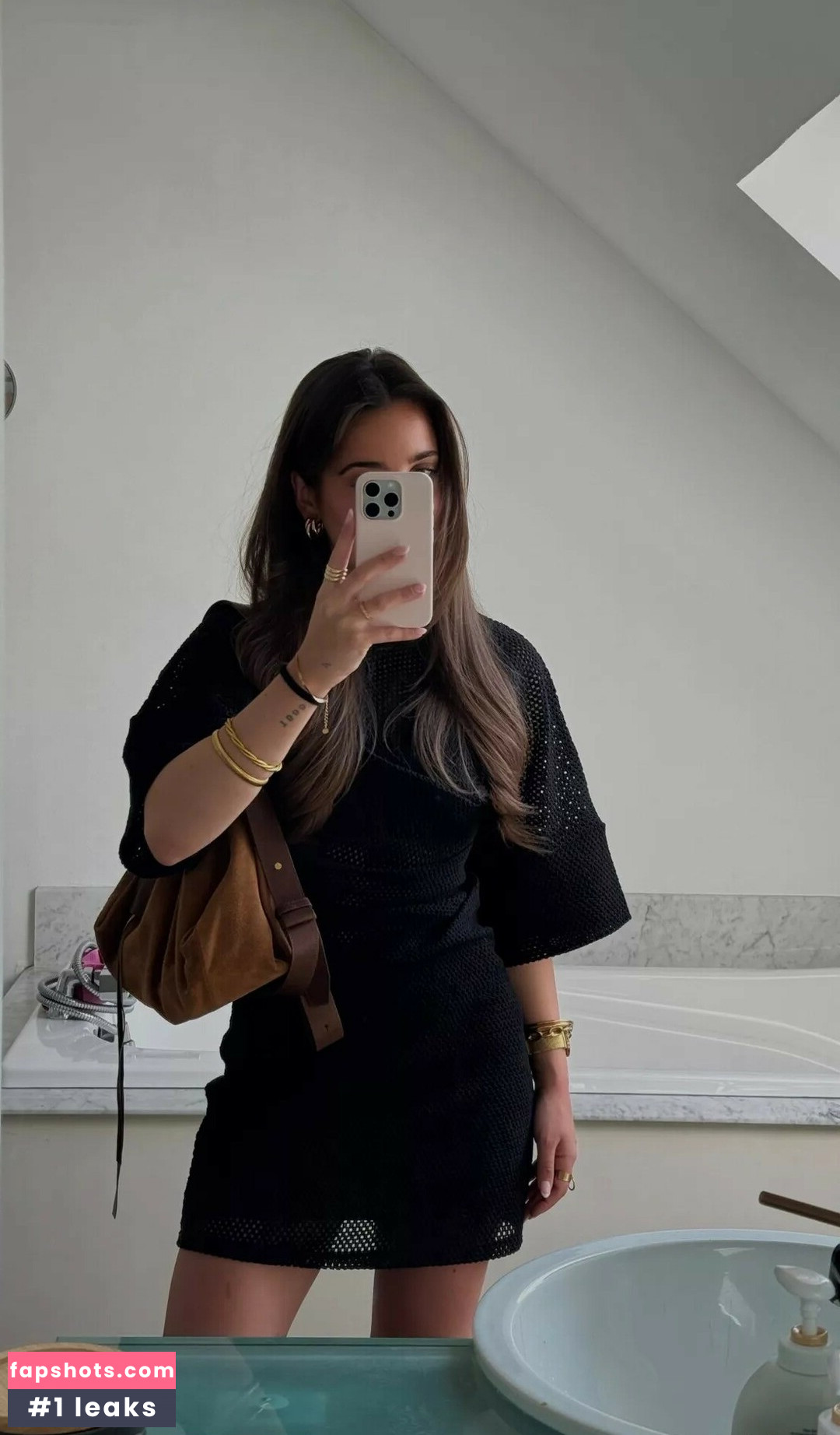 Apollinegrmz gallery photo #4