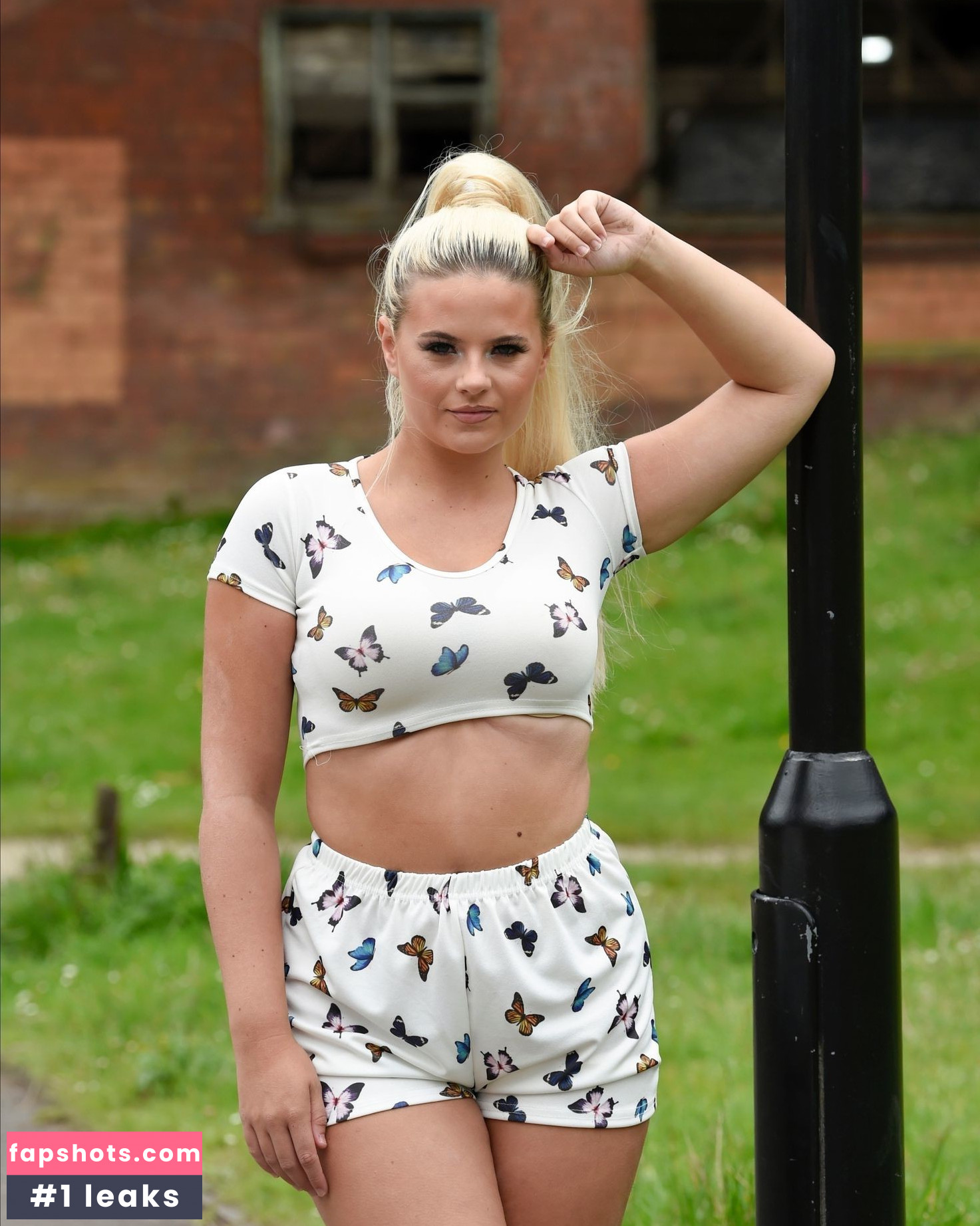 Apollonia Llewellyn Nude Leaks OnlyFans Photos #229 - LeakJerk