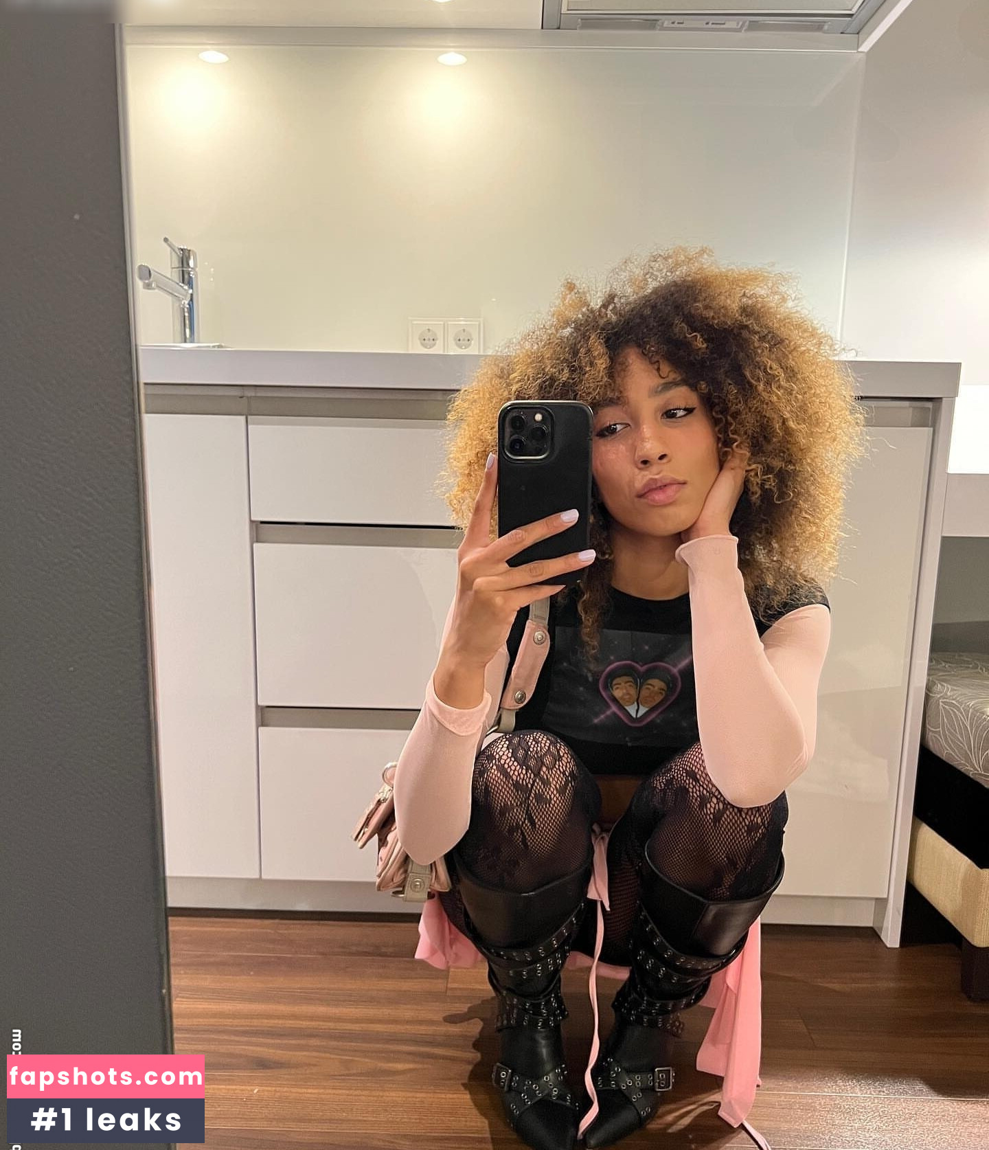 apolloniafz gallery photo #14