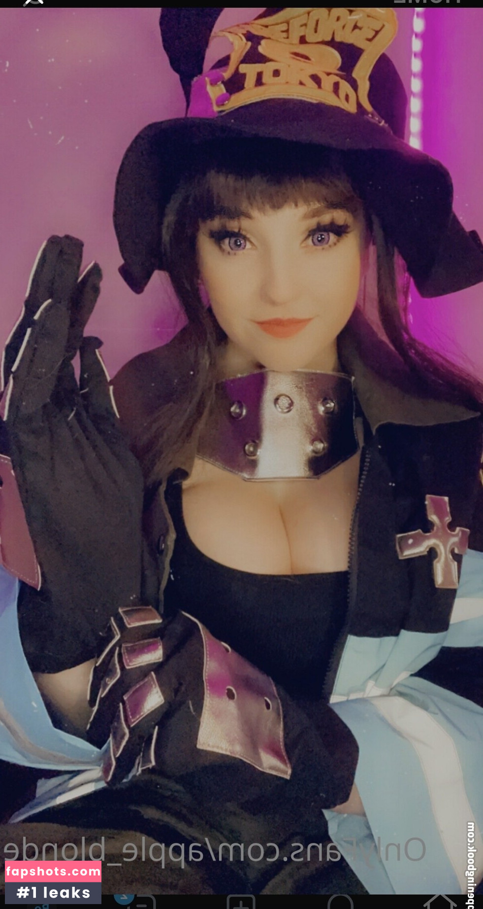 AppleBlonde gallery photo #2