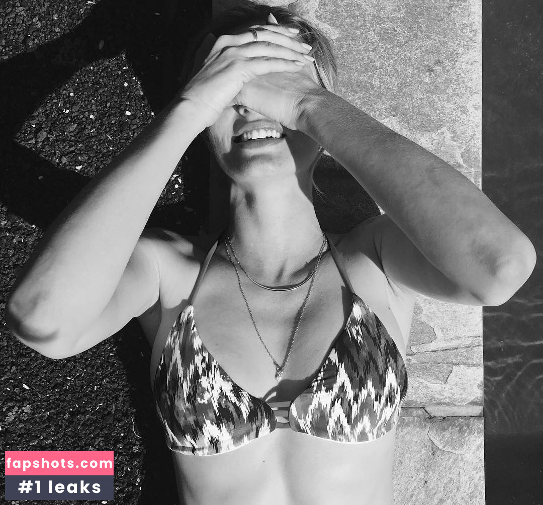 April Bowlby gallery photo #39