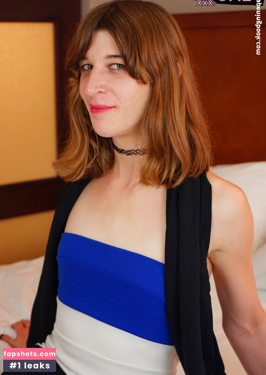 April Gillespie gallery photo #46