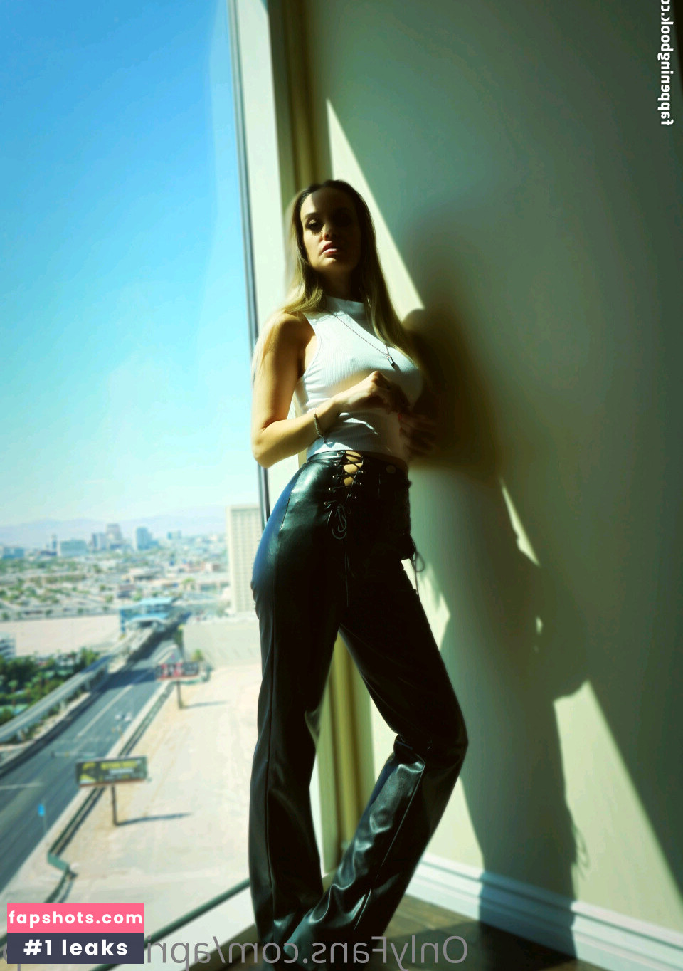 April Scott gallery photo #2