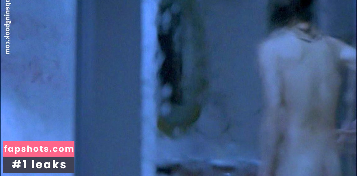 April Tung gallery photo #7