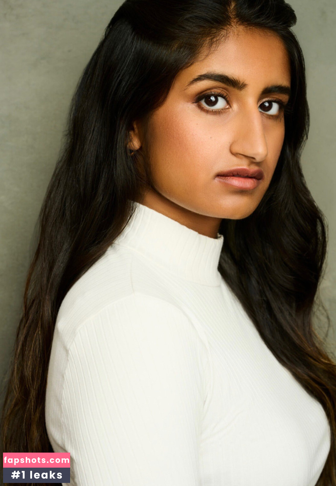 Arasha Lalani gallery photo #17