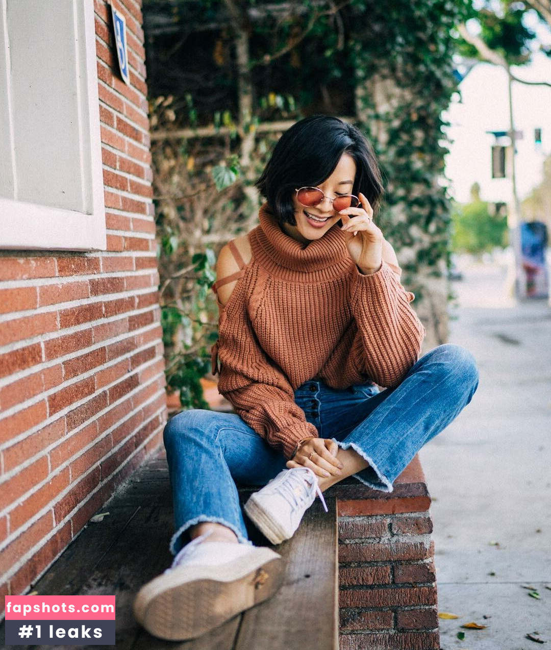 Arden Cho gallery photo #7