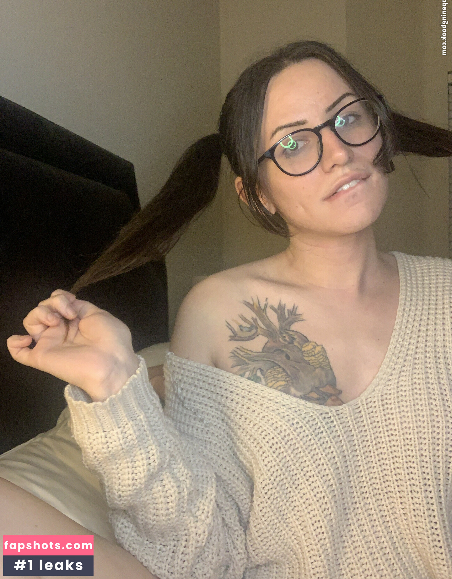 Arden Hart nude babe gallery