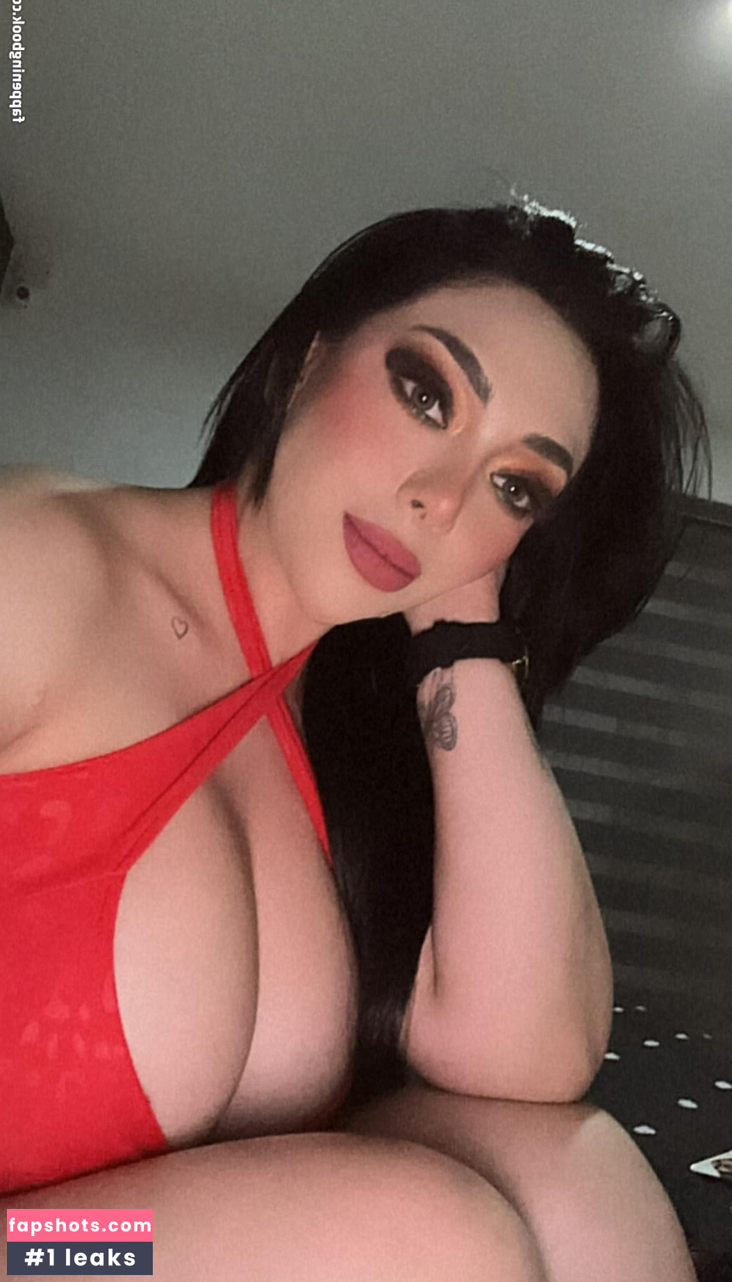 Arely Hernandez Montenegro gallery photo #2