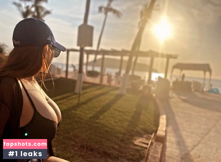 Arely Walle gallery photo #28