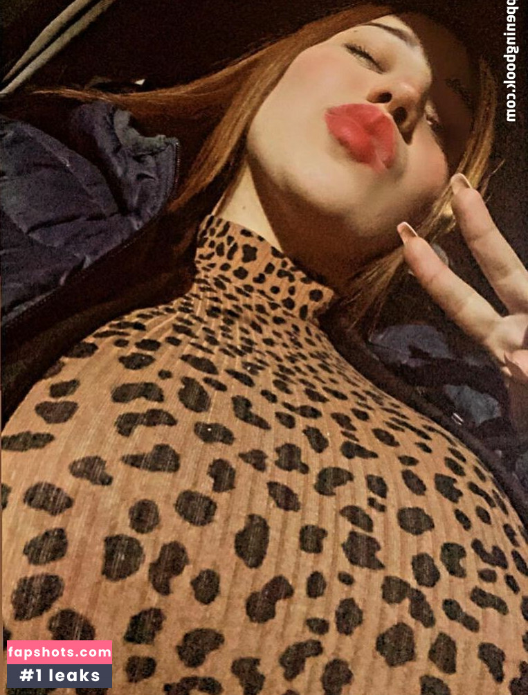 Arely Walle gallery photo #49