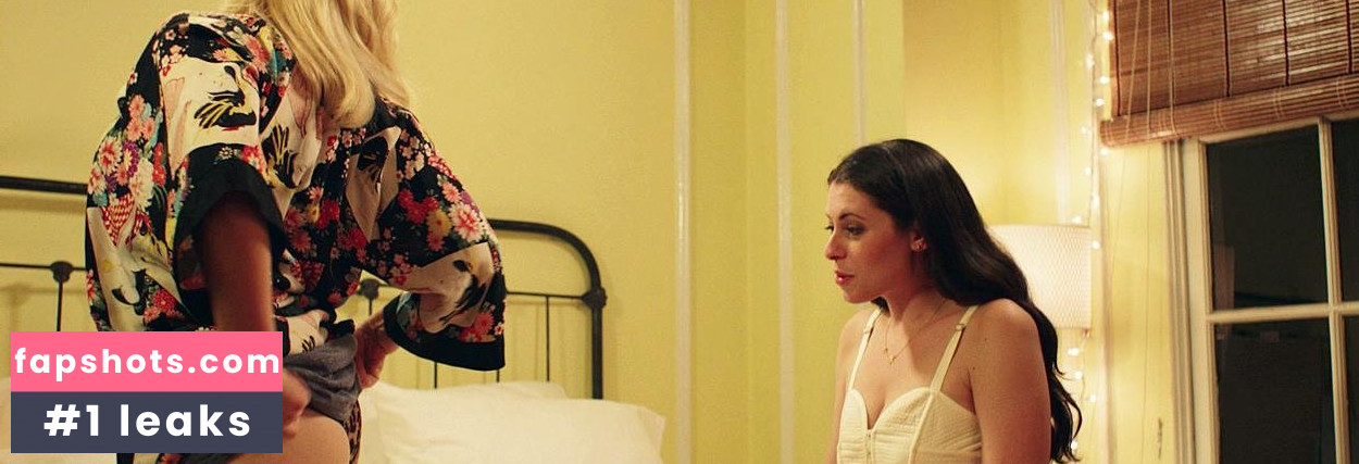 Ari Graynor gallery photo #22