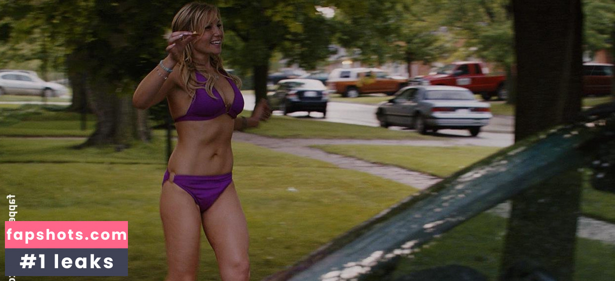 Ari Graynor gallery photo #28