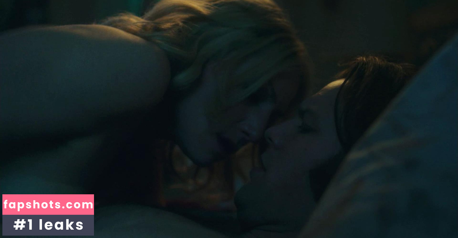 Ari Graynor gallery photo #40