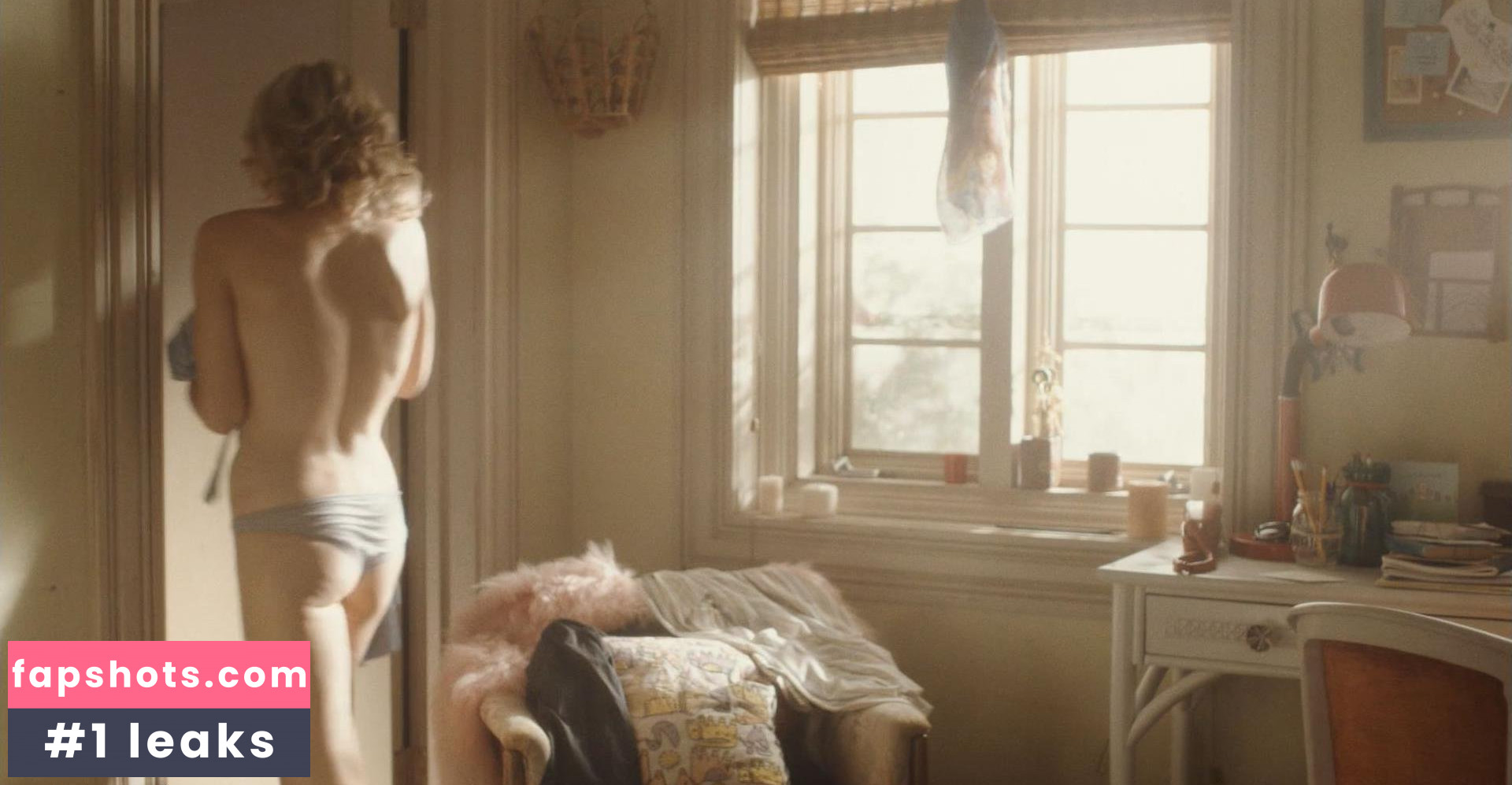 Ari Graynor gallery photo #45