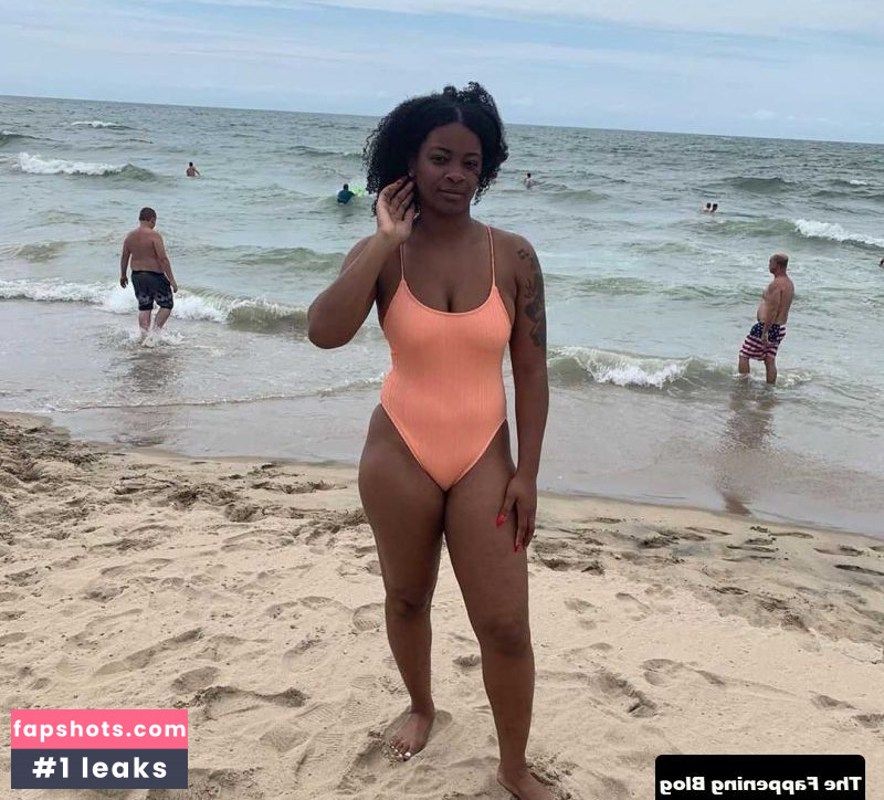 Ari Lennox gallery photo #15