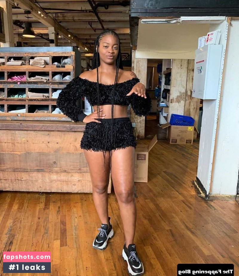 Ari Lennox gallery photo #21